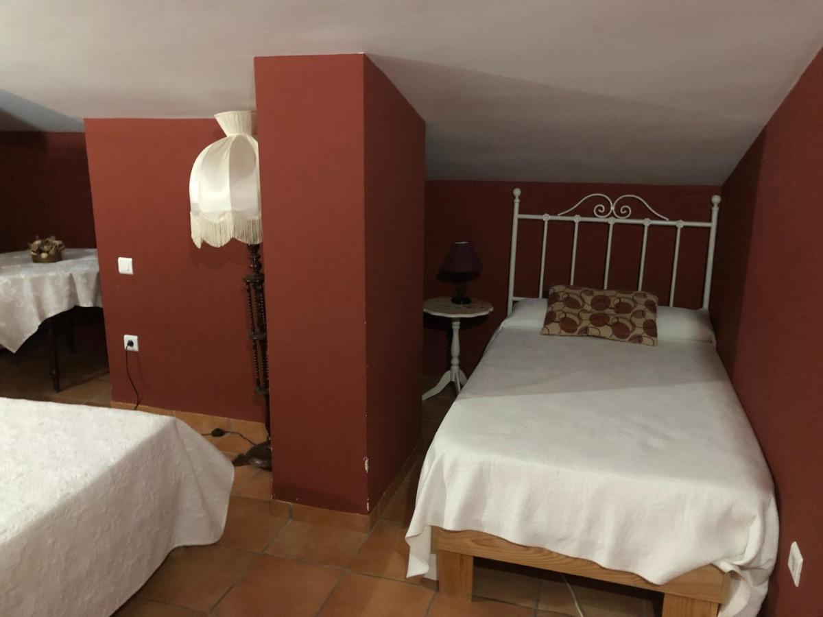 Hostal La Caballeriza Malpartida de Cáceres Exterior foto