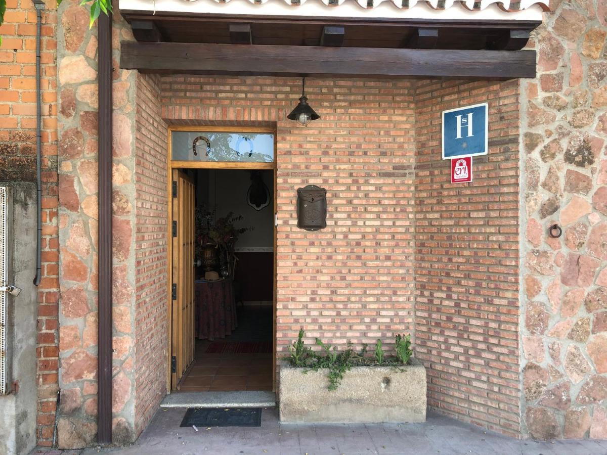 Hostal La Caballeriza Malpartida de Cáceres Exterior foto
